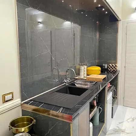 Spanish Steps Glamour & Sauna Luxury **** Appartement