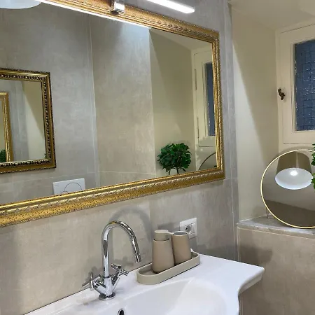 Апартаменты Spanish Steps Glamour & Sauna Luxury **** Рим